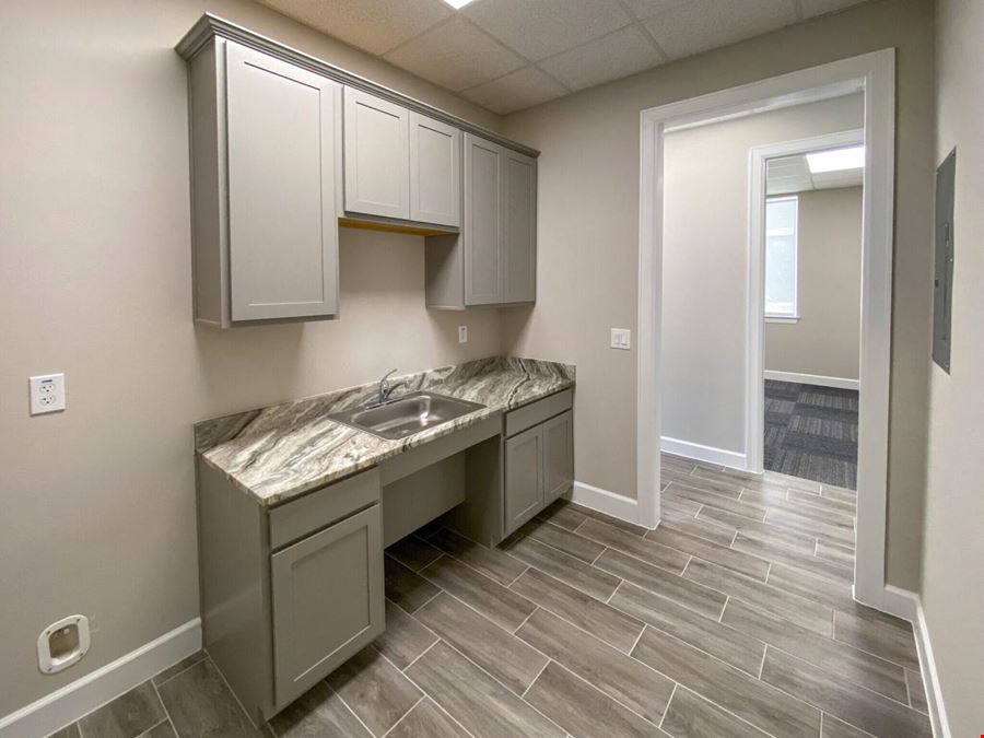 28111 S Firethorne