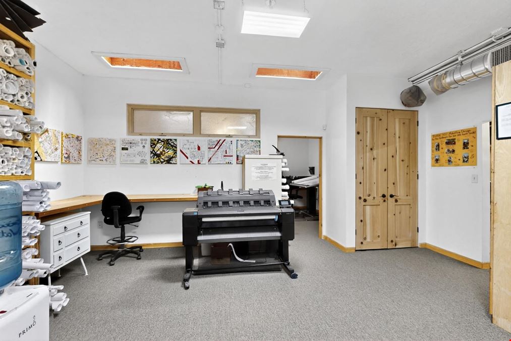 HIGH END RETAIL/OFFICE IN LOS RANCHOS