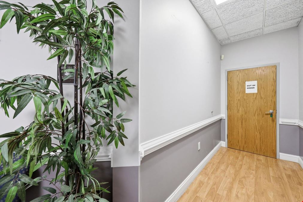 3 Suites at 502 McKnight Drive