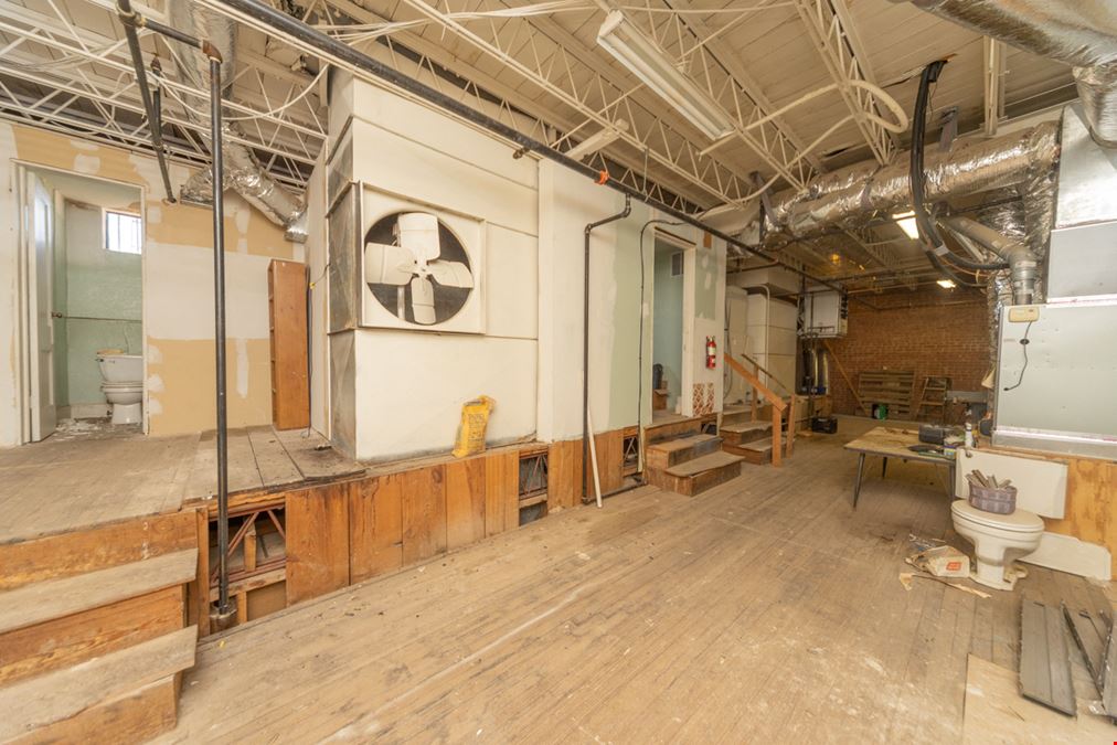 220 SW 25th St.