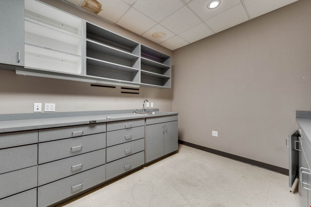 Turnkey Medical or Retail Space Opportunity