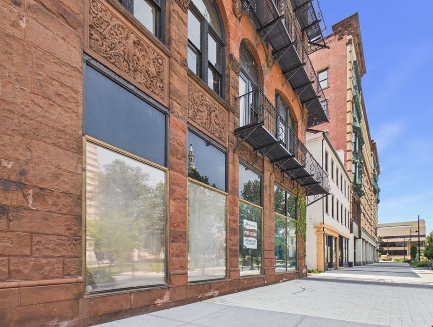 1252 Main St