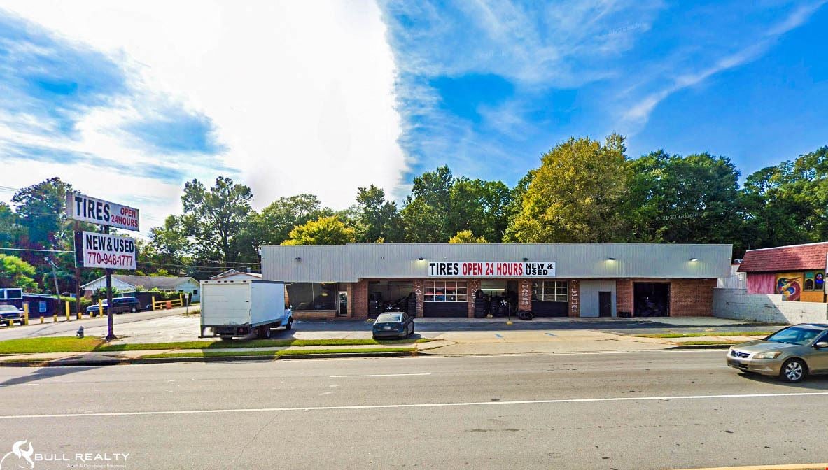 Auto Repair Shop | ±5,636 SF