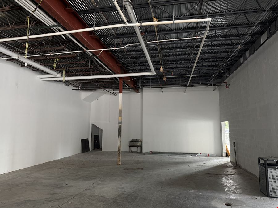 201 E 2nd St - Mixed Use
