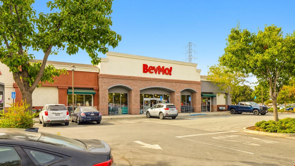 BevMo!, Jersey Mike’s & Shops at Gilroy Crossing