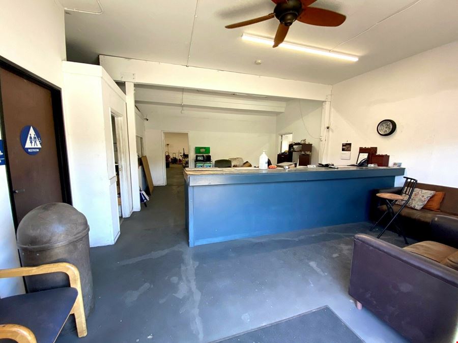 2372 Industry St