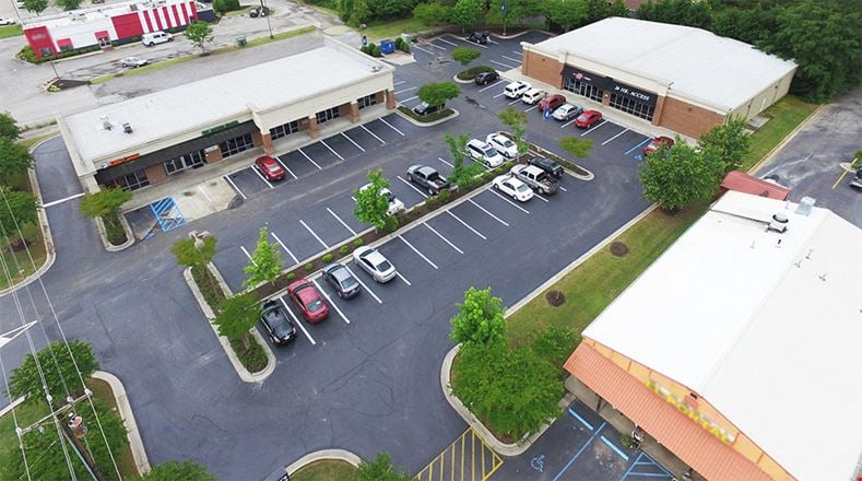 Preview of Retail space for Rent at 1307 Highway 31 South