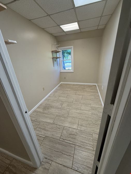 Medical/Office/Day Care/Storage Use Building