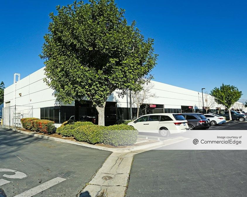 Lincoln Commercenter