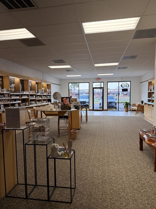 2713 E Griffin Pkwy - Plaza