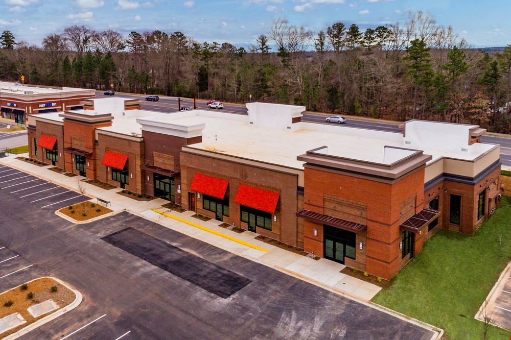 Retail building Hwy 160