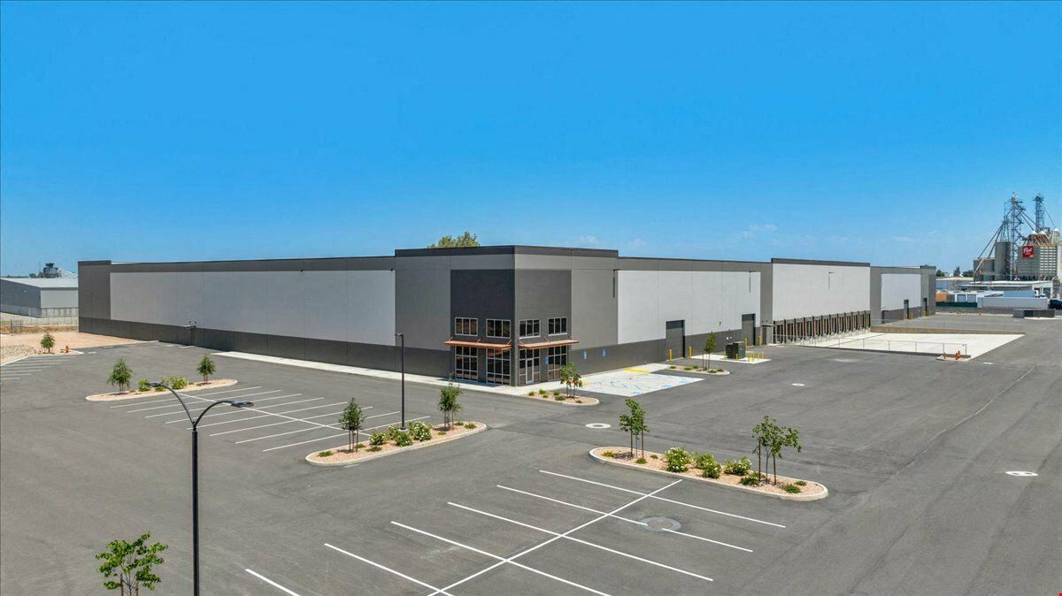Brand New Concrete Tilt Up Industrial Buildings in Visalia's Industrial Park