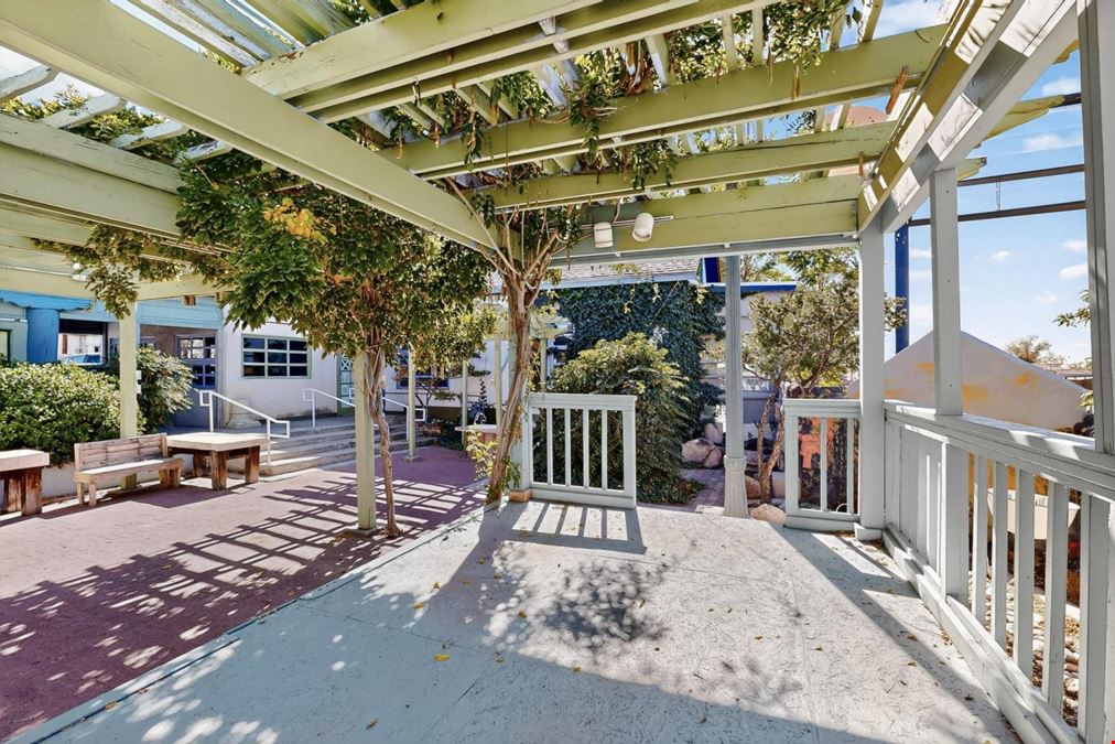 606 Broadway Blvd SE