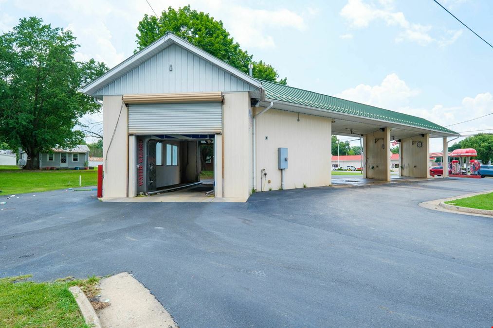 ELKTON CARWASH AVAILABLE IN GREAT LOCATION!