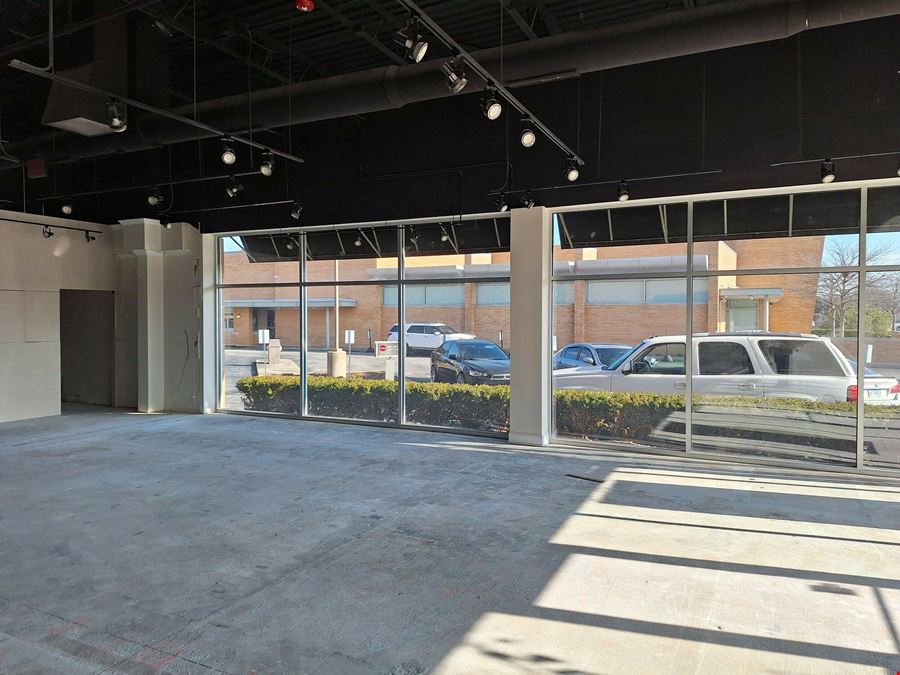 Patio Retail Centre | East End-Cap Space