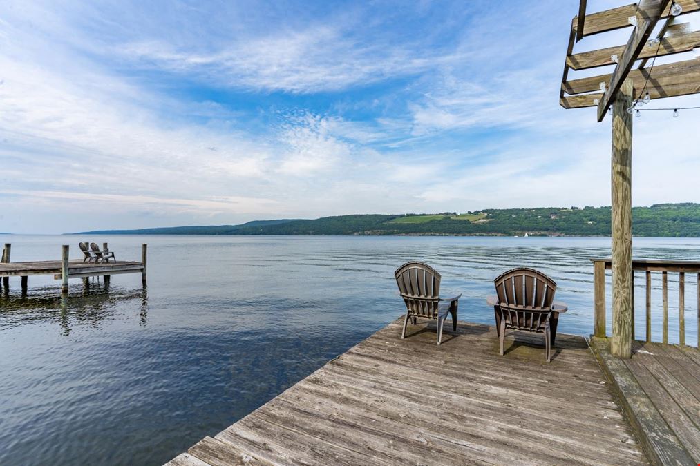 Admiral Peabody's  Lakeside Lodging