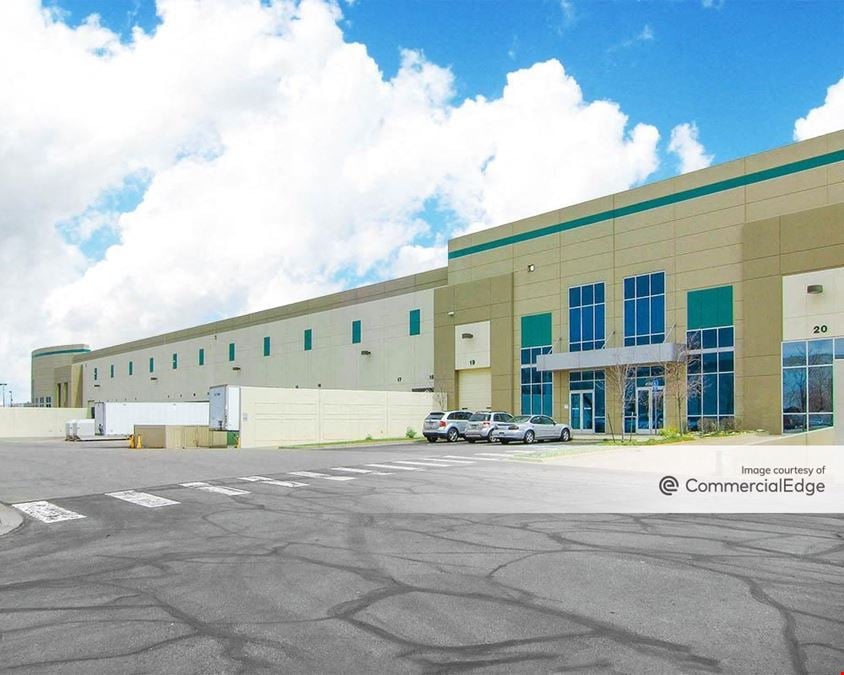 Stapleton Business Center - 4590 Geneva Street