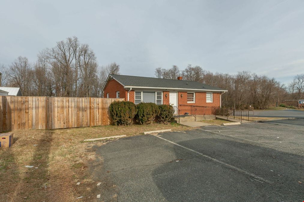 696 Warrenton Rd