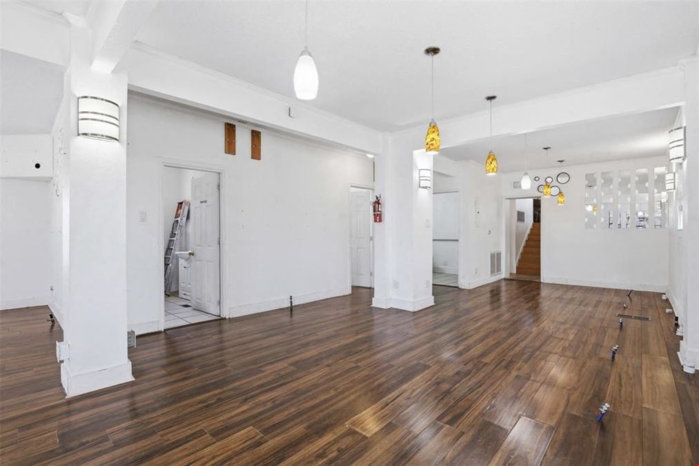 1115 N Main St