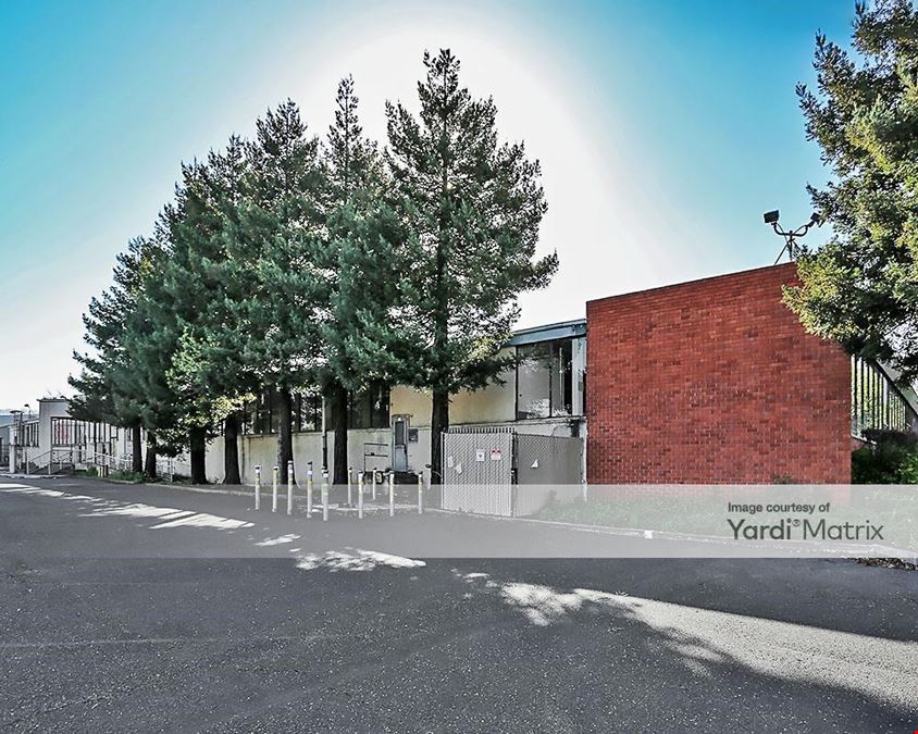 Alvarado Commerce Center