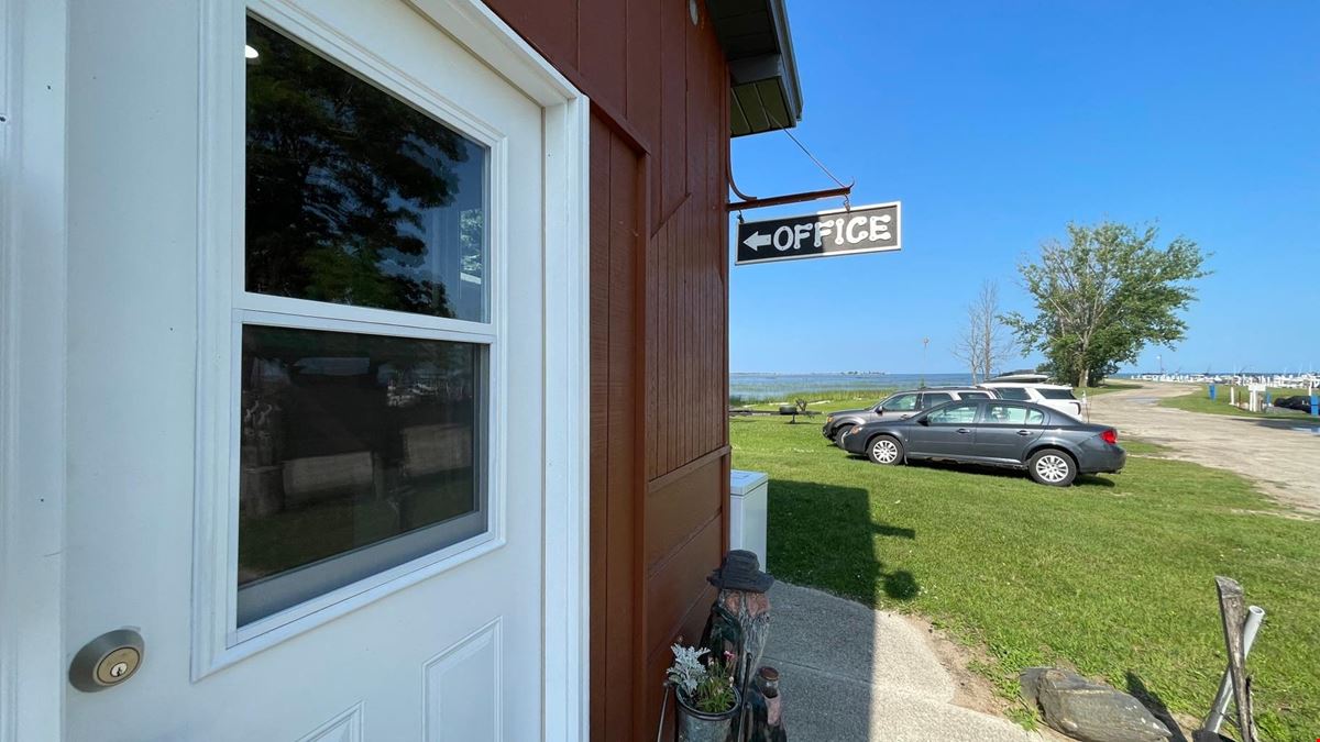 Pointe Au Gres Marina & Campground 