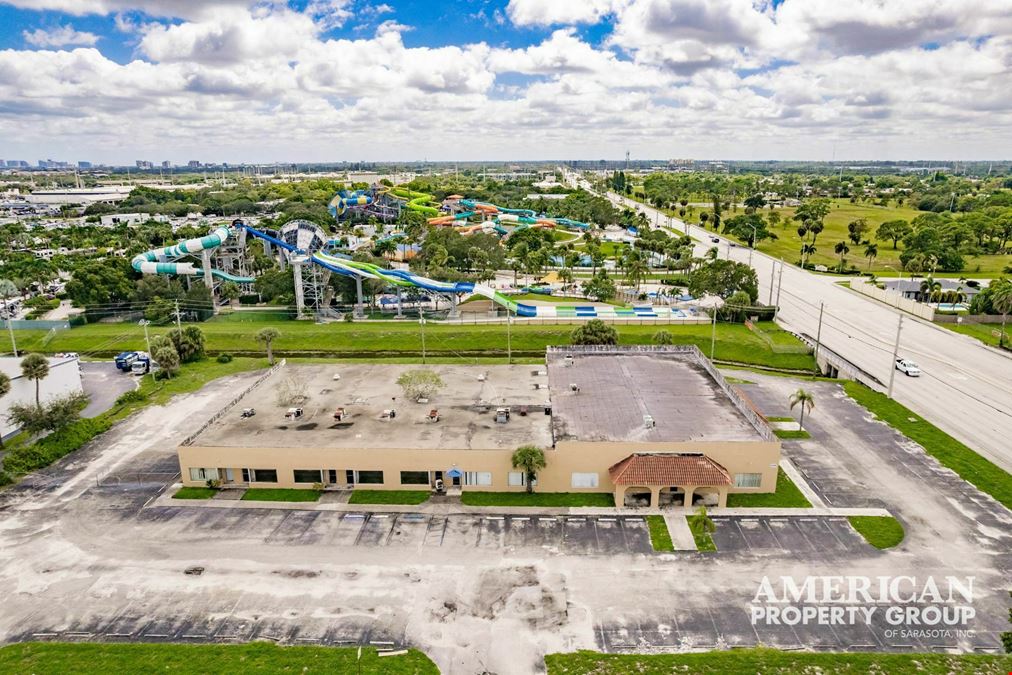 Free-Standing Retail & Warehouse Building