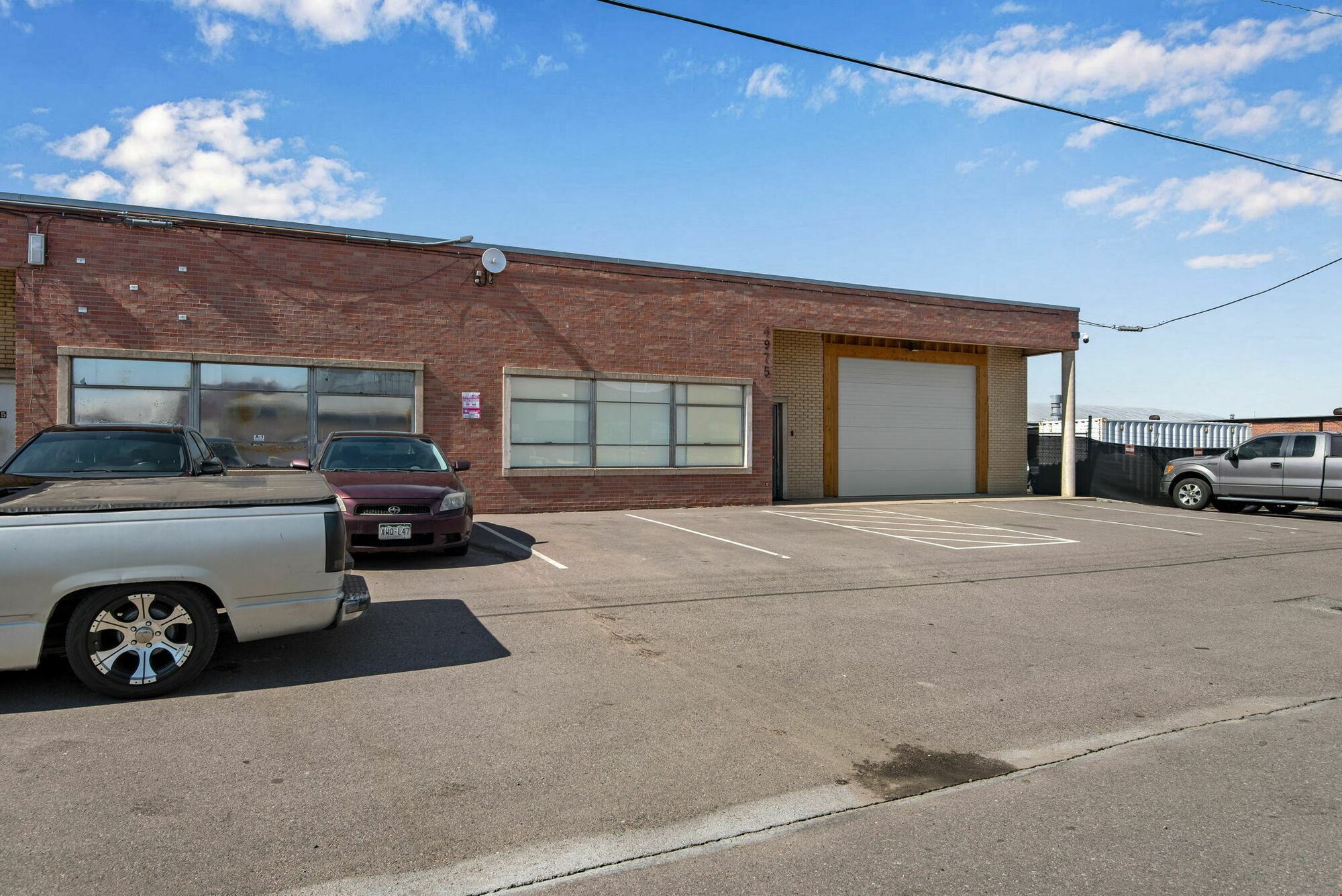 Multi-Tenant Auto Industrial Buildings