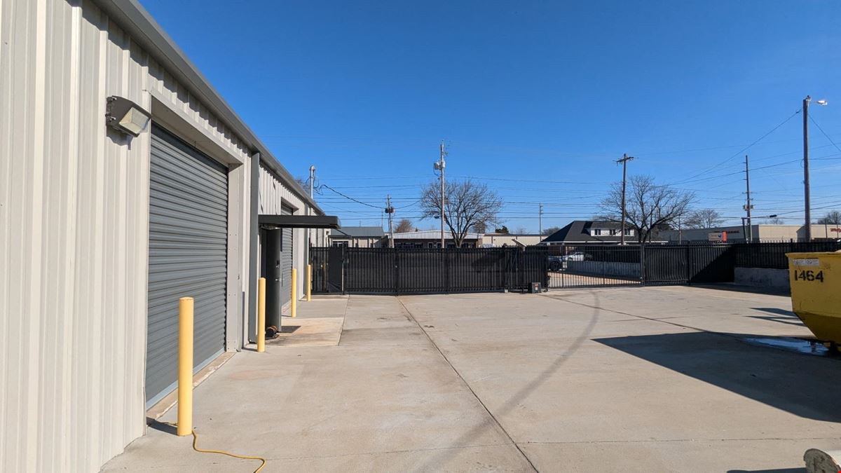 2604 Triana Blvd