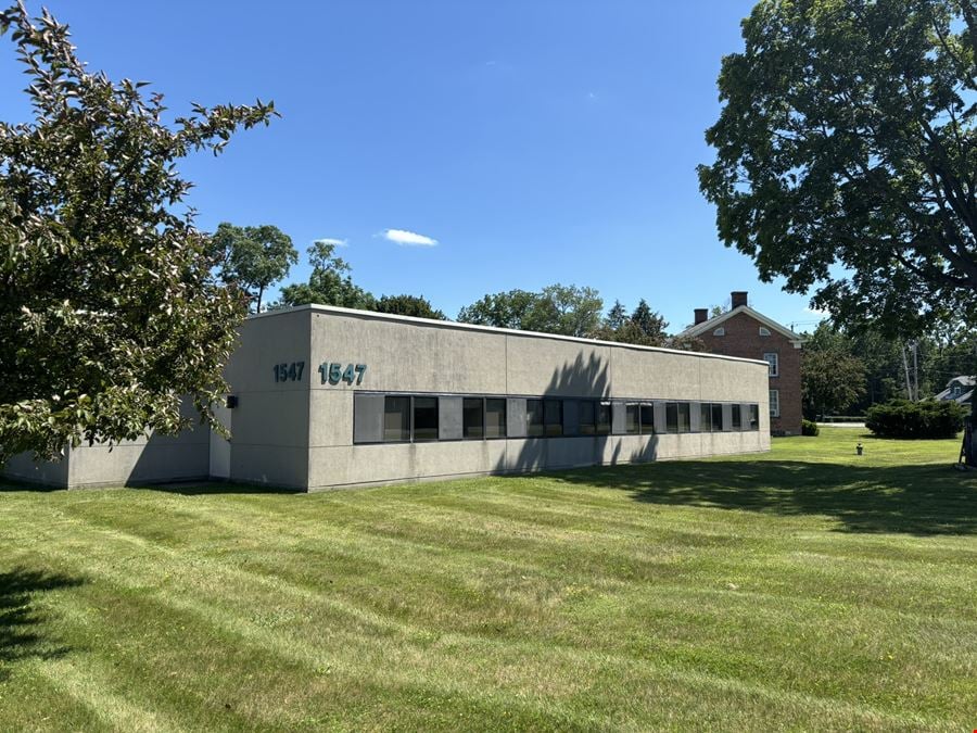 1545-1547 Columbia Tpke