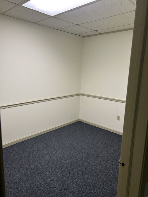 139 W Market St