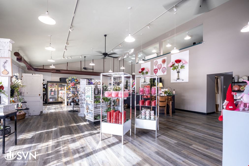 For Lease OR Ground Lease: Georgetown Retail Location
