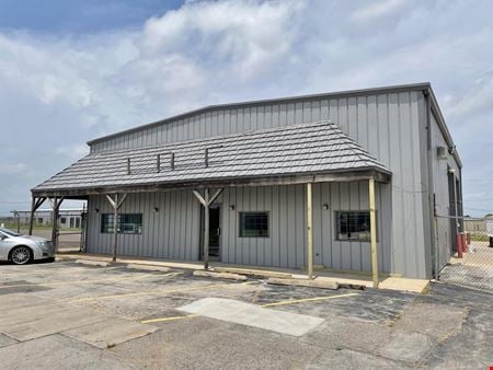 Preview of Industrial space for Rent at 1707 Topeka St