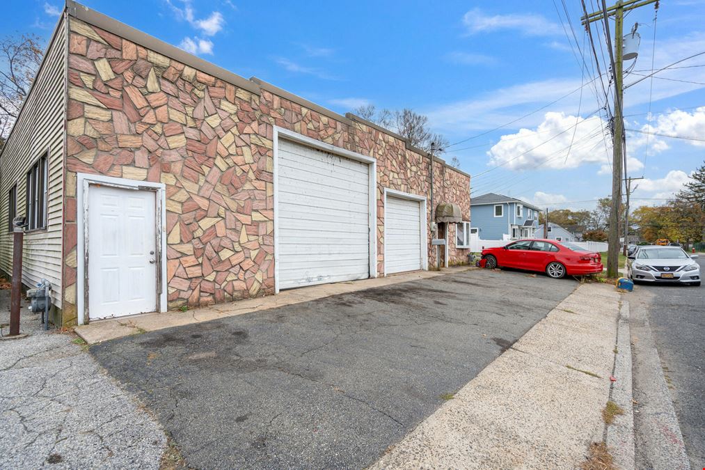 30 Catlin Ave