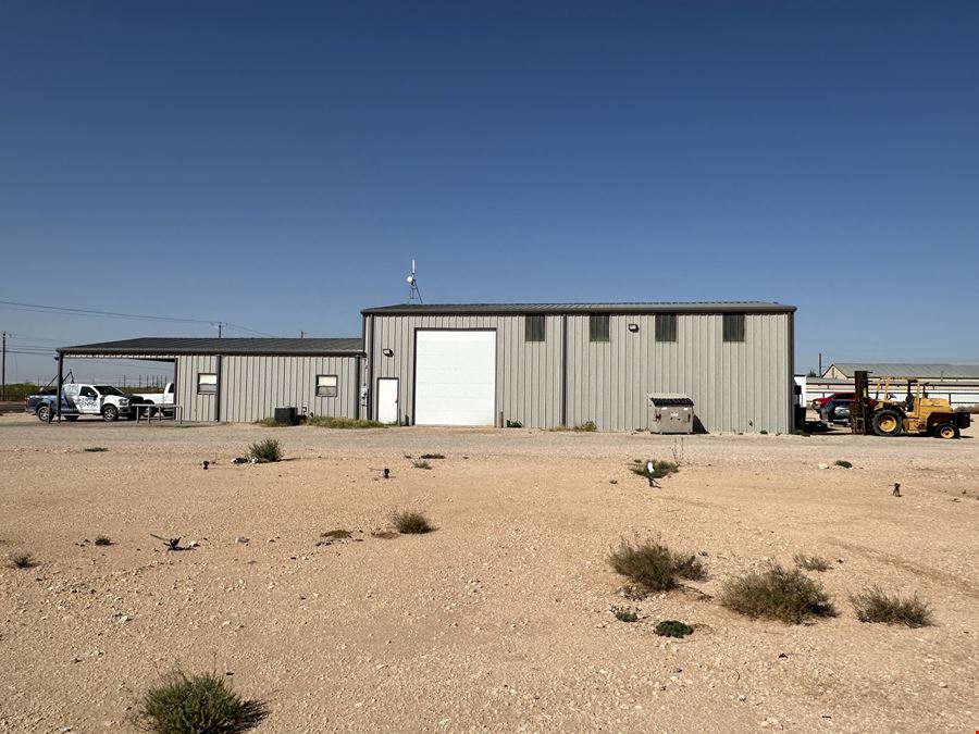 15 Man Camp Hookups + Office/Shop on 4.13 Acres