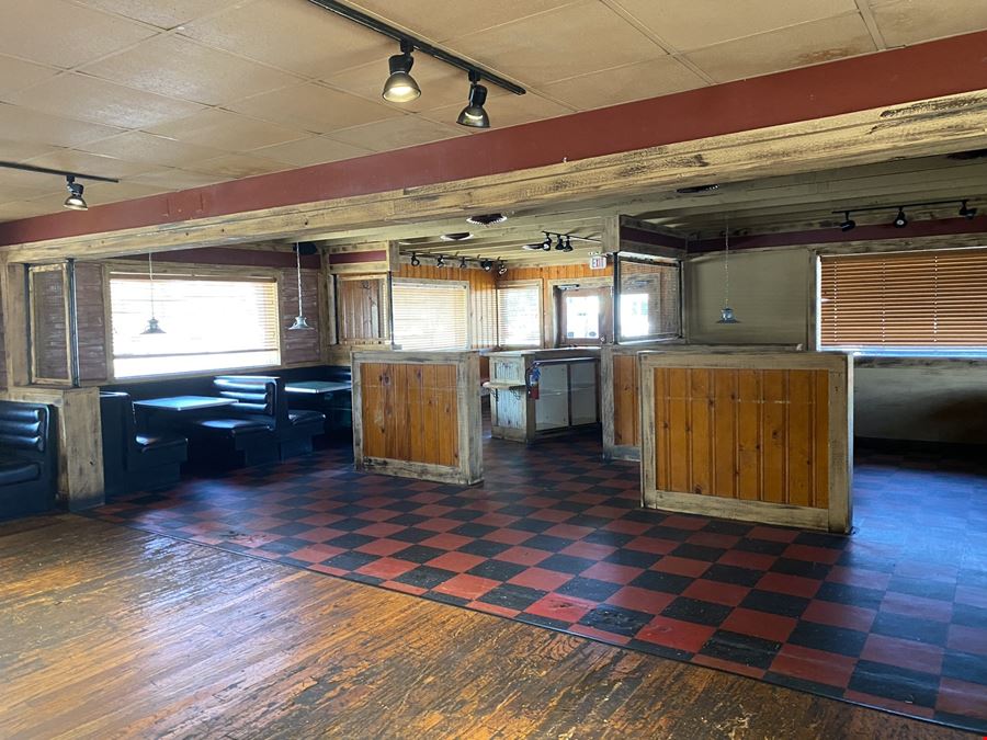 FULL SERVICE RESTAURANT ON GLENSTONE