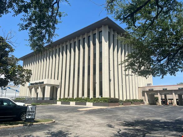 Preview of Office space for Rent at 900 Town & Country Lane