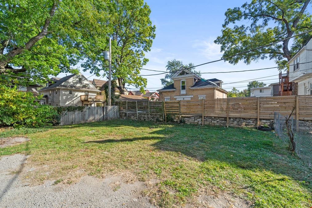 3933 Warwick