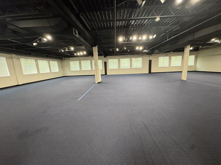 450 East Roosevelt Rd