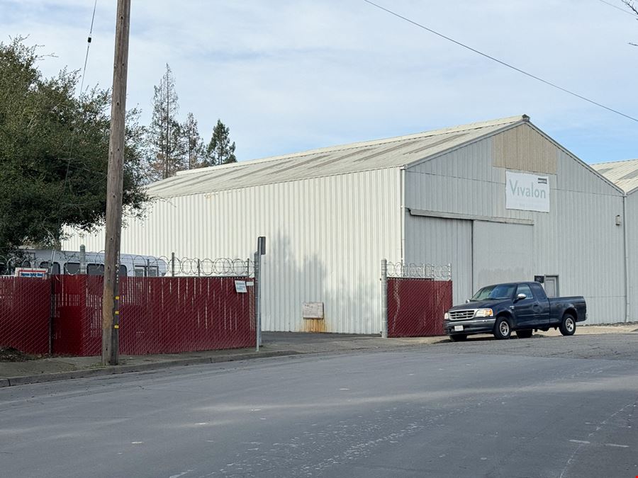 Maxwell Dr. Warehouse w/ Private Yard