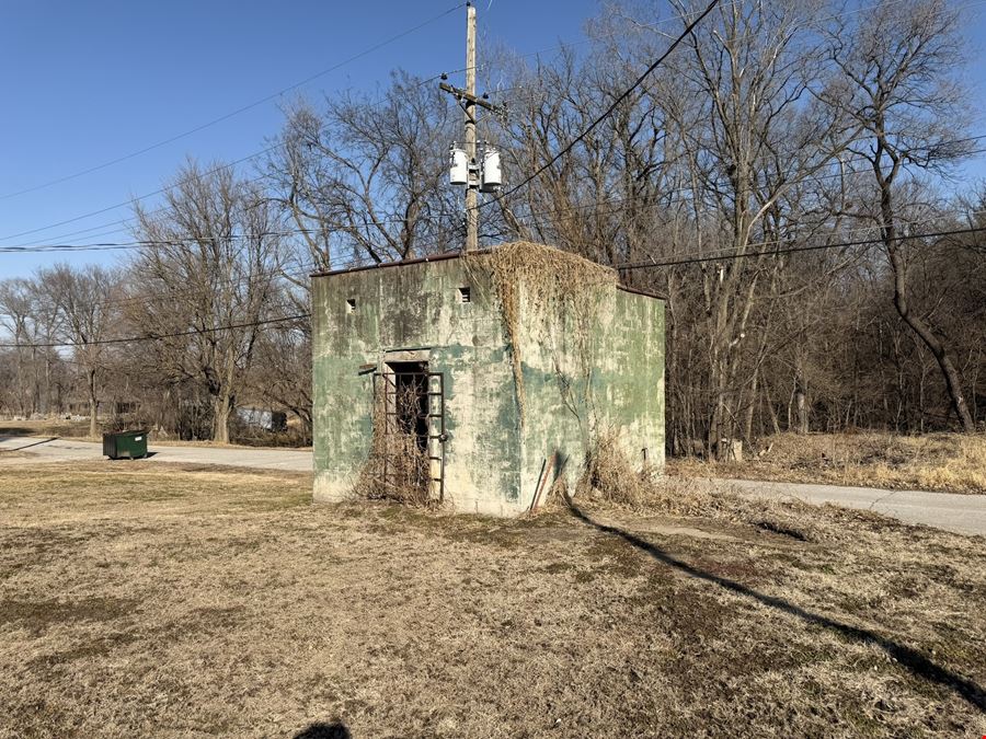 Building and Land For Sale