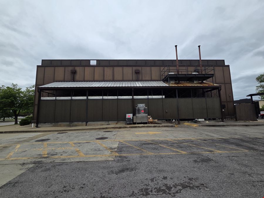 Former Smokey Bones