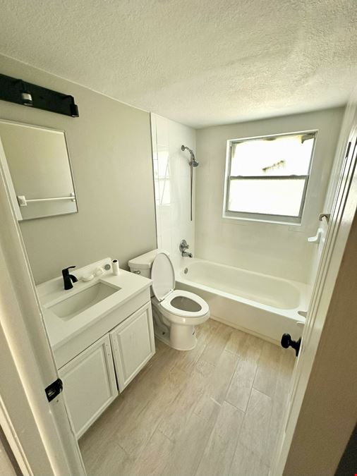 Tampa 8-Unit Apartment Complex