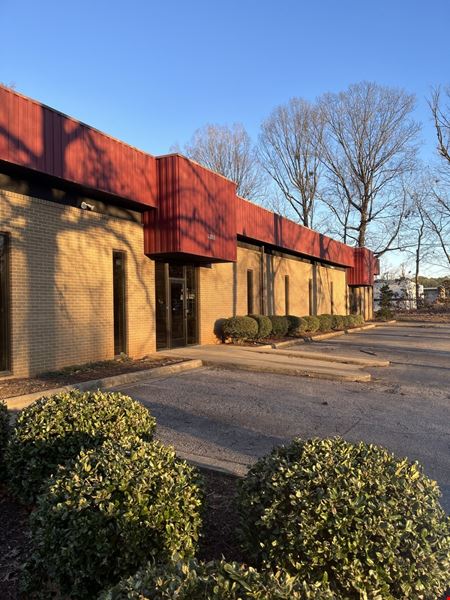9108 Glenwood Avenue - Raleigh