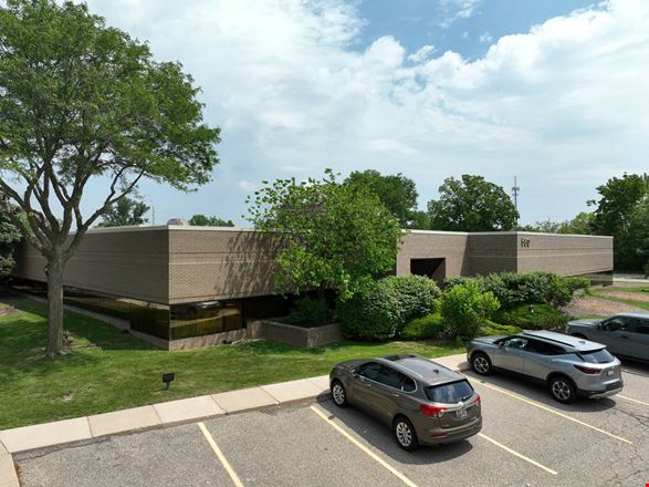 Preview of Office space for Rent at 560-580 Kirts Blvd