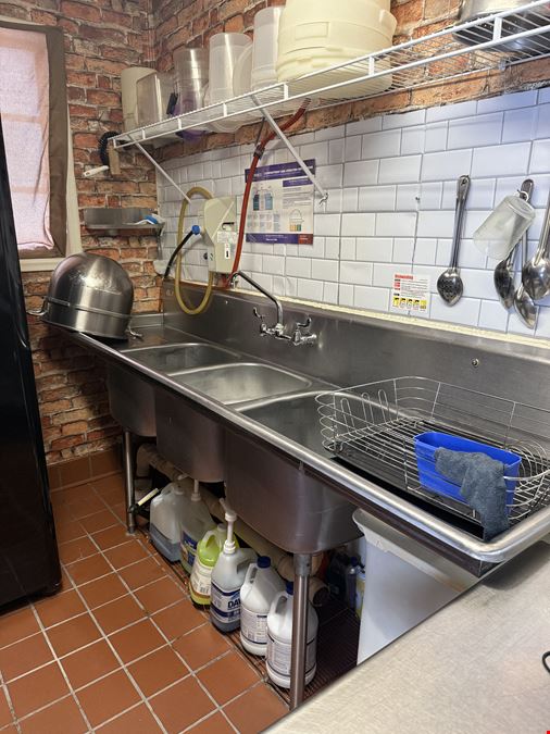 Former Home Town Pizza - Pizza & Sub Shop