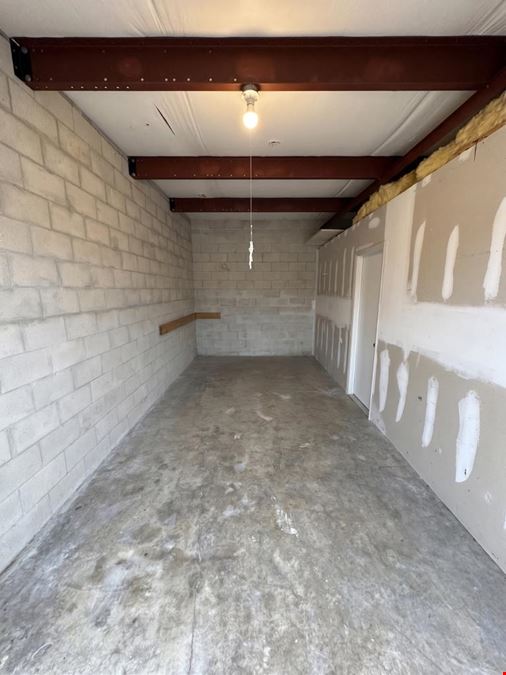 Office + Garage Flex Space – 600 SF – Ocala, FL