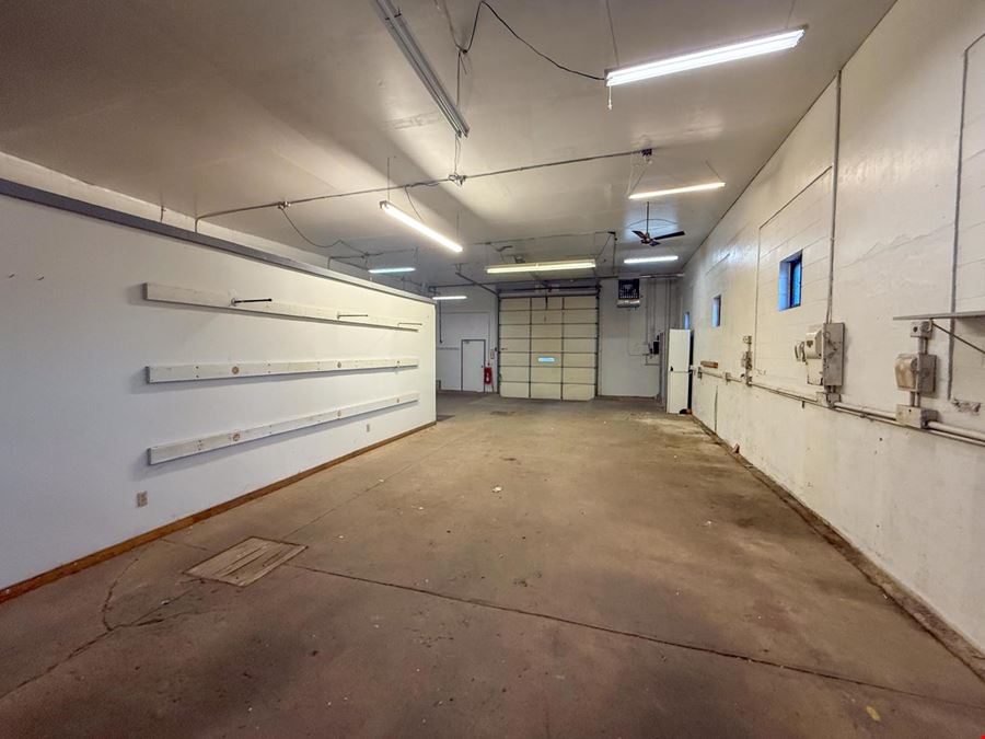 504 4th Ave NW Rochester - Shop Space For Lease