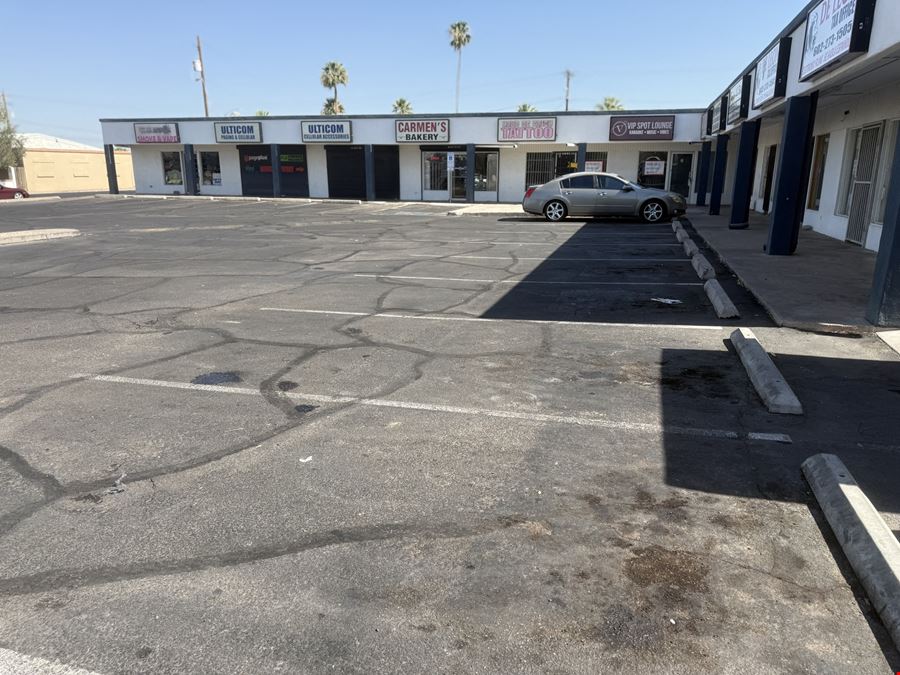 Desert Valley Plaza