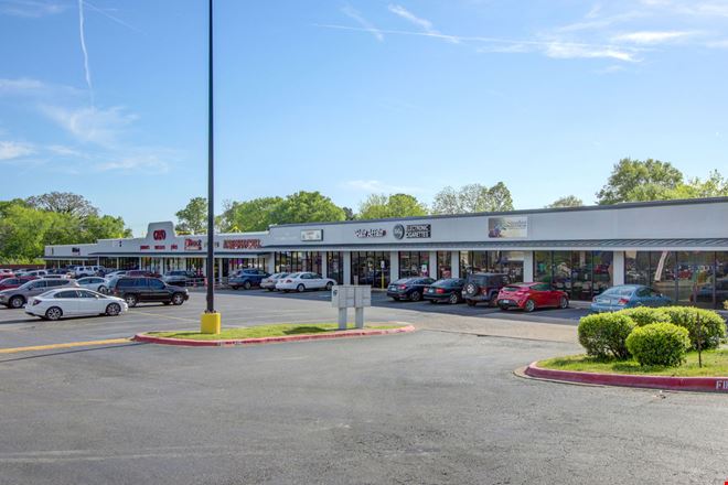 Preview of Retail space for Rent at 1609 Albert Pike Rd