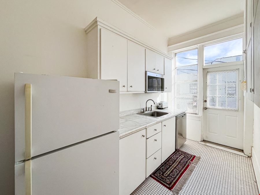 216 E Alamo Street